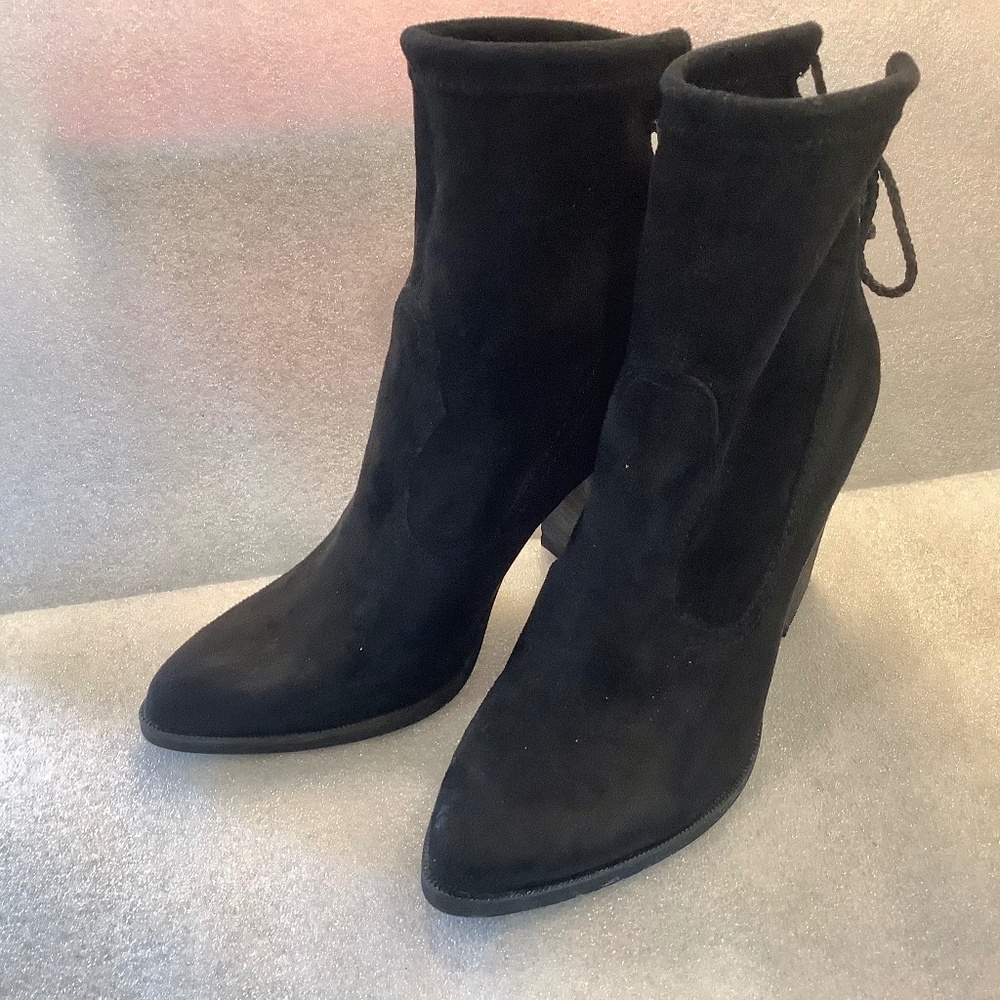 Dolce Vita Black Suede Stretch Ankle Boot With Back Tie Size 7